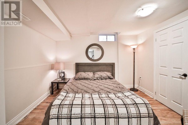 427 Crossland Gate, Newmarket, ON L3X1B9 Photo 5