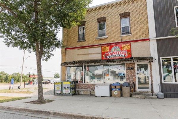427 Main Street, Manitou, MB R0G1G0 Photo 2