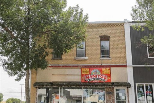427 Main Street, Manitou, MB R0G1G0 Photo 4