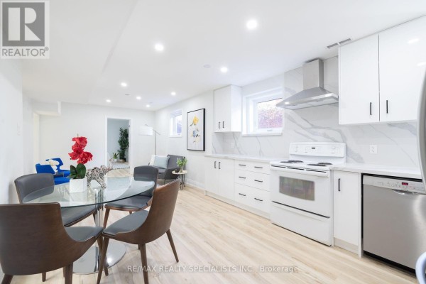 4279 Woodington Drive, Mississauga, ON L4Z1M1 Photo 2