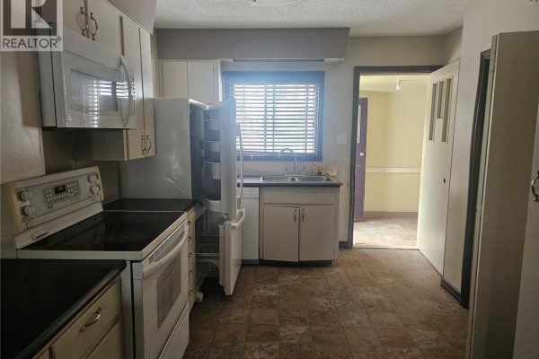 428 1st Avenue Nw, Swift Current, SK, photo 3