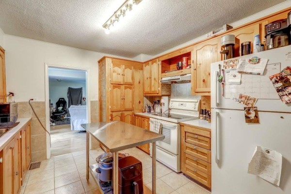 4288 200 Street, Langley, BC V3A1L1 Photo 5