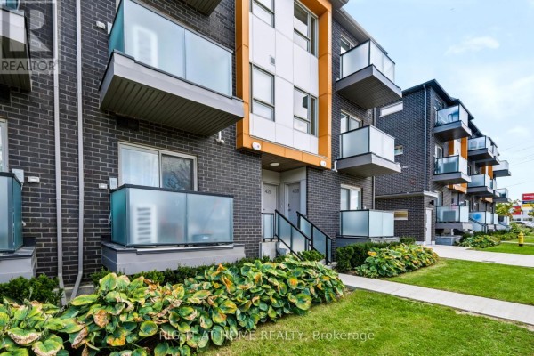 Primary Bedroom - 429 - 2789 Eglinton Avenue E, Toronto, ON M1J0B2 Photo 4