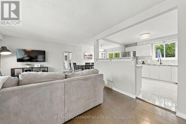 Laundry room - 429 Limeridge Road W, Hamilton, ON L9C2V6 Photo 5