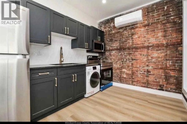 429 Wyandotte Unit# Main, Windsor, ON, photo 2