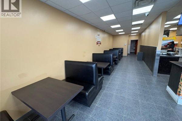 4293 King Street E Unit# 2, Kitchener, ON N2P2E9 Photo 4