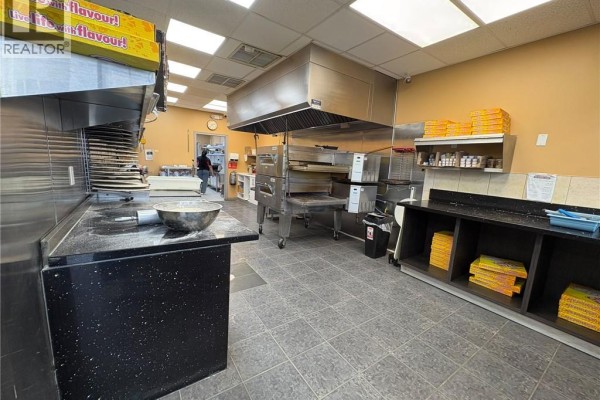 4293 King Street E Unit# 2, Kitchener, ON N2P2E9 Photo 5