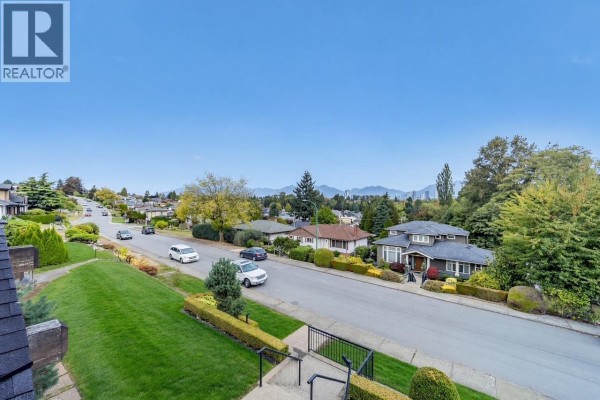 4294 Price Crescent, Burnaby, BC V5G2N2 Photo 3