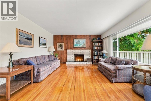 4295 Nottingham Road, North Vancouver, BC V7K2N3 Photo 5