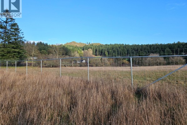 4299 Blenkinsop Rd, Saanich, BC V8X2C3 Photo 5