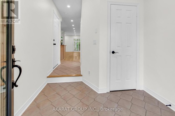 Bathroom - 43 - 2250 Rockingham Drive, Oakville, ON L6H6J3 Photo 4