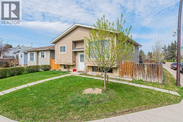 Bedroom - 43 Abbercove Road Se, Calgary, AB T2A6Z1 Photo 3