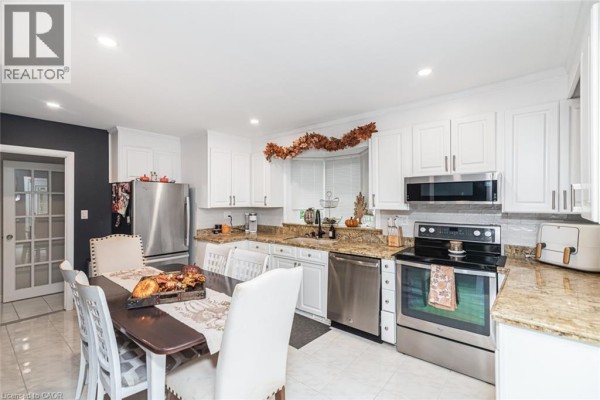 3pc Bathroom - 43 Alderney Avenue, Hamilton, ON L9A2A6 Photo 4