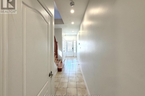 43 Banbridge Crescent, Brampton, ON L6X5M1 Photo 4