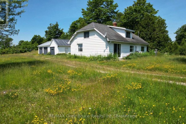 Primary Bedroom - 43 Bartley Drive, Northern Bruce Peninsula, ON N0H1Z0 Photo 3
