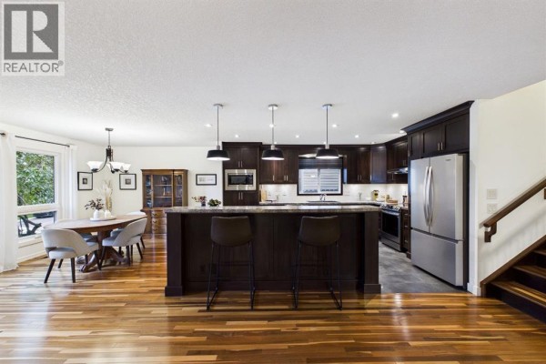 Primary Bedroom - 43 Beaconsfield Rise Nw, Calgary, AB T3K1X3 Photo 4