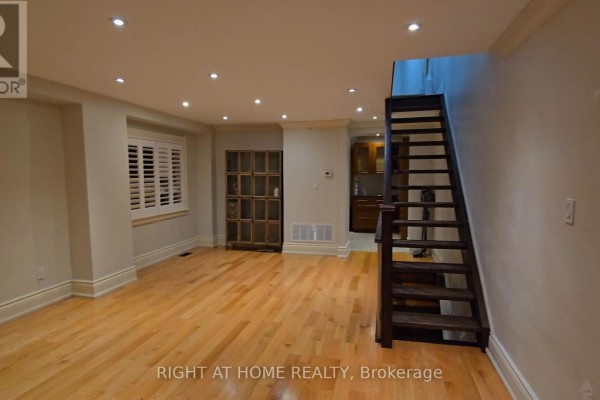 Dining room - 43 Bowie Avenue, Toronto, ON M6E2P2 Photo 2