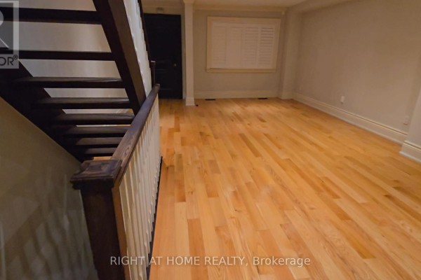 Kitchen - 43 Bowie Avenue, Toronto, ON M6E2P2 Photo 3