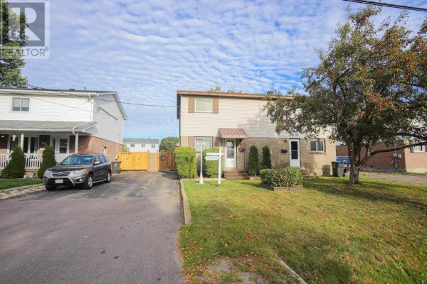 Kitchen - 43 Broadview Dr, Sault Ste  Marie, ON P6A5S1 Photo 3