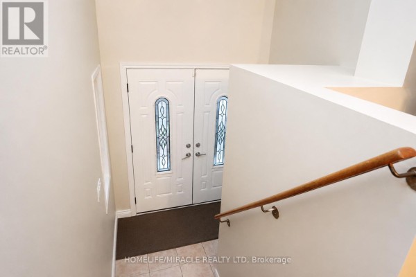 Family room - 43 Caranci Crescent, Brampton, ON L6P1H3 Photo 4