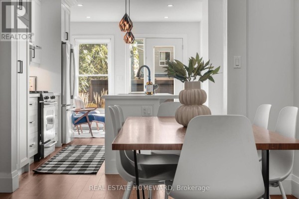43 Caroline Avenue, Toronto, ON M4M2X6 Photo 4