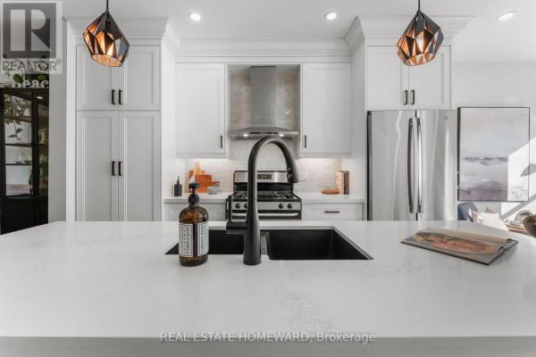 43 Caroline Avenue, Toronto, ON M4M2X6 Photo 5