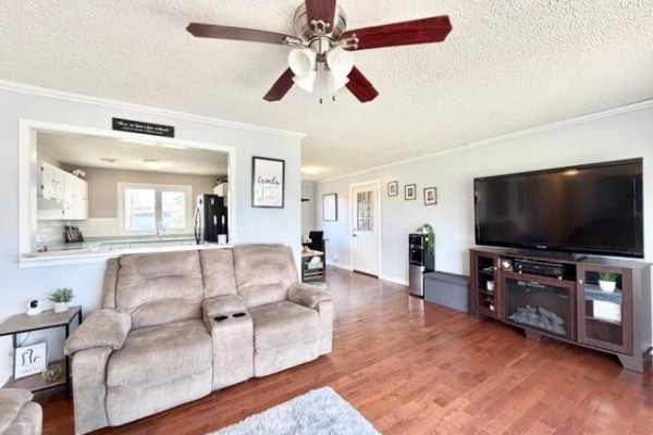 43 Charles Avenue, Shilo, MB R0K2A0 Photo 5