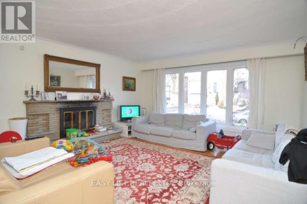 43 Churchill Avenue, Toronto, ON, photo 2