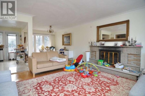 43 Churchill Avenue, Toronto, ON, photo 3