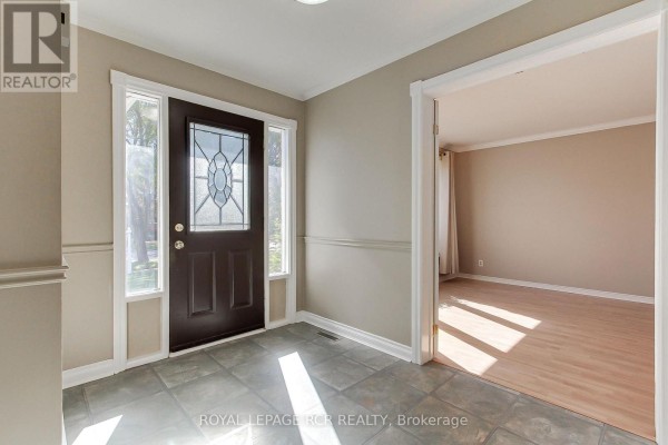 Bedroom 4 - 43 Crown Crescent, Bradford West Gwillimbury, ON L3Z2M4 Photo 5