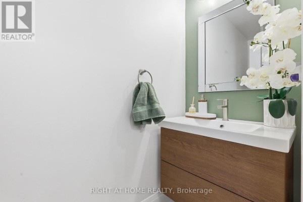 Bedroom 2 - 43 Diamond Leaf Lane, Halton Hills, ON L7G0G7 Photo 5