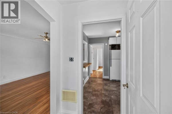 Primary Bedroom - 43 East 39th Street, Hamilton, ON L8V4G9 Photo 4