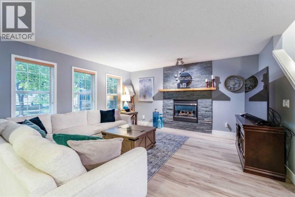 Foyer - 43 Elgin Drive Se, Calgary, AB T2Z3Y7 Photo 4