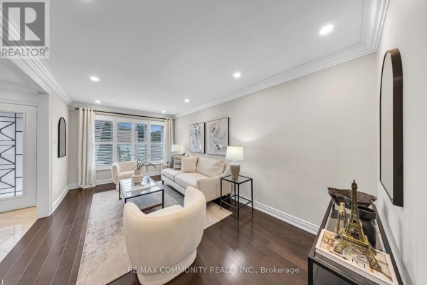 43 Fieldwood Drive, Toronto, ON M1V3G3 Photo 3