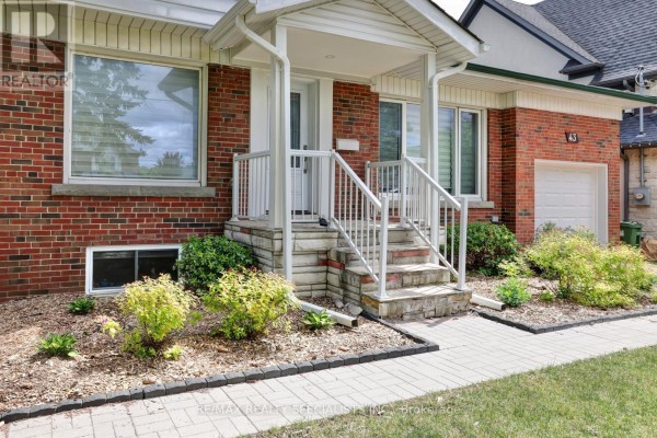Kitchen - 43 Firwood (lower) Crescent, Toronto, ON M9B2V9 Photo 3
