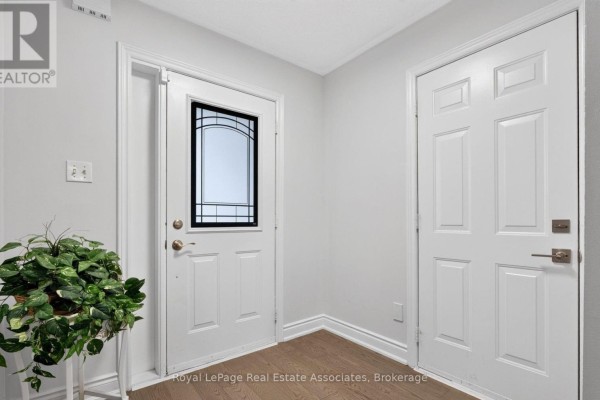 43 Hillsburgh Drive, Brampton, ON, photo 3