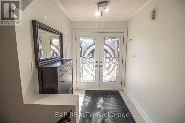 43 Luella Crescent, Brampton, ON L7A3H8 Photo 2