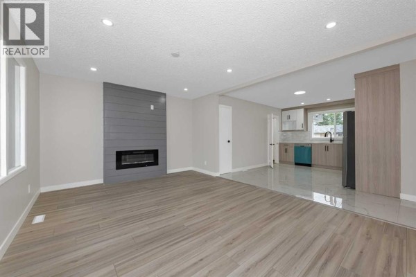 4pc Bathroom - 43 Maranda Close Ne, Calgary, AB T2A3E7 Photo 4