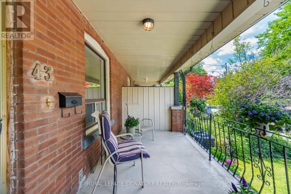 Primary Bedroom - 43 Marchmount Road, Toronto, ON M6G2A8 Photo 4
