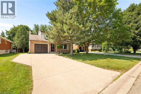 4pc Bathroom - 43 Mcgregor Street, Stratford, ON N4Z1G5 Photo 5