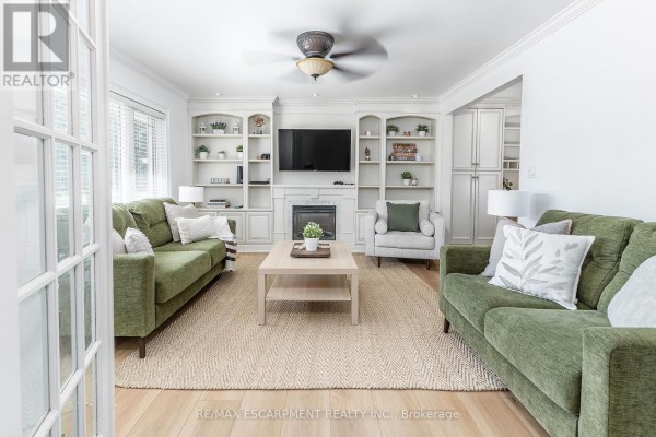 Living room - 43 Miller Drive, Hamilton, ON L9G2H9 Photo 4