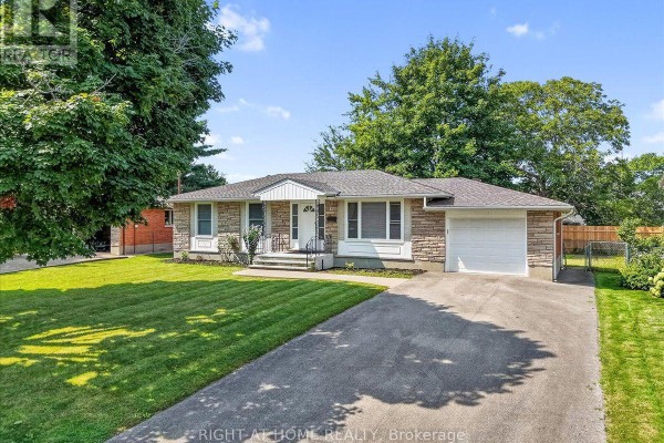43 Monarch Park Drive, St  Catharines, ON, photo 2