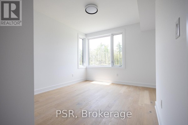 Bedroom 2 - 43 Muskoka Bay Boulevard, Gravenhurst), ON P1P0A1 Photo 4