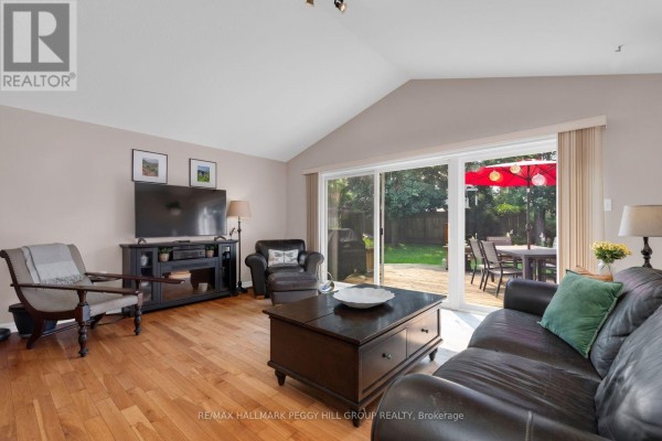 43 Nicklaus Drive, Barrie, ON, photo 3