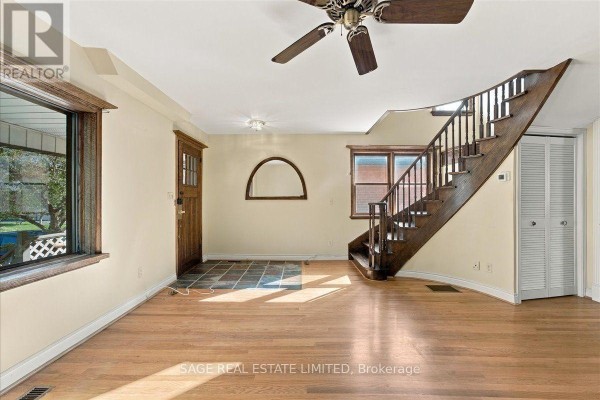 43 Orley Avenue, Toronto, ON M4C2C2 Photo 4