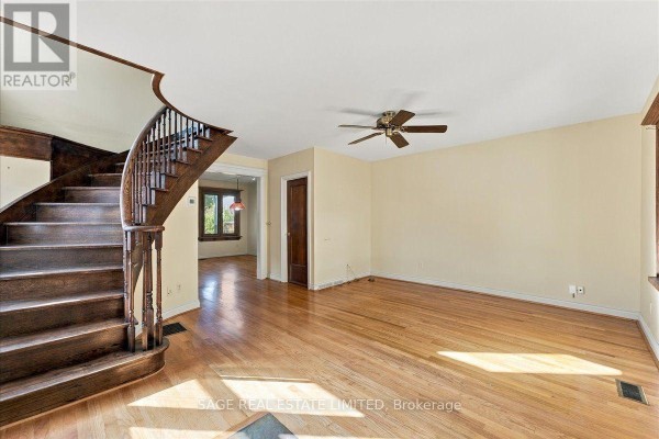 43 Orley Avenue, Toronto, ON M4C2C2 Photo 5