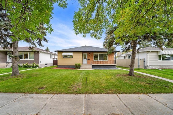 43 Richardson Avenue, Winnipeg