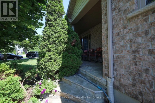 43 Trillium Drive, Tillsonburg, ON, photo 3