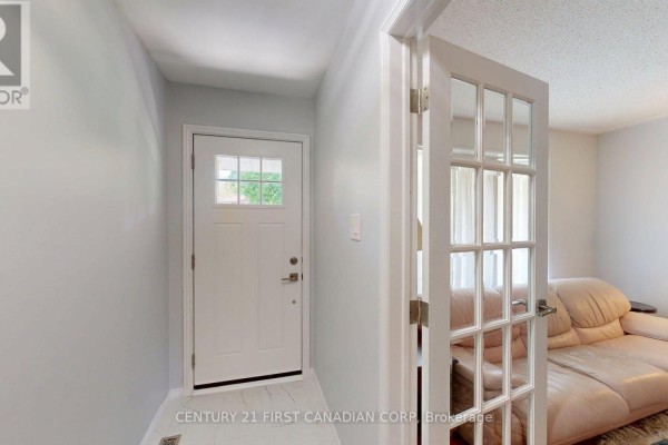 43 Walmer Gardens, London North, ON N6G4H5 Photo 2