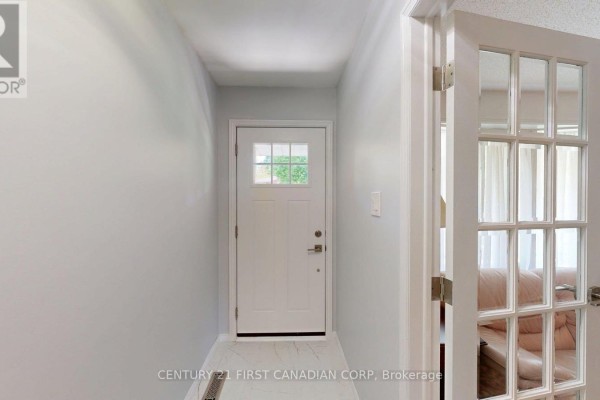 43 Walmer Gardens, London North, ON N6G4H5 Photo 3